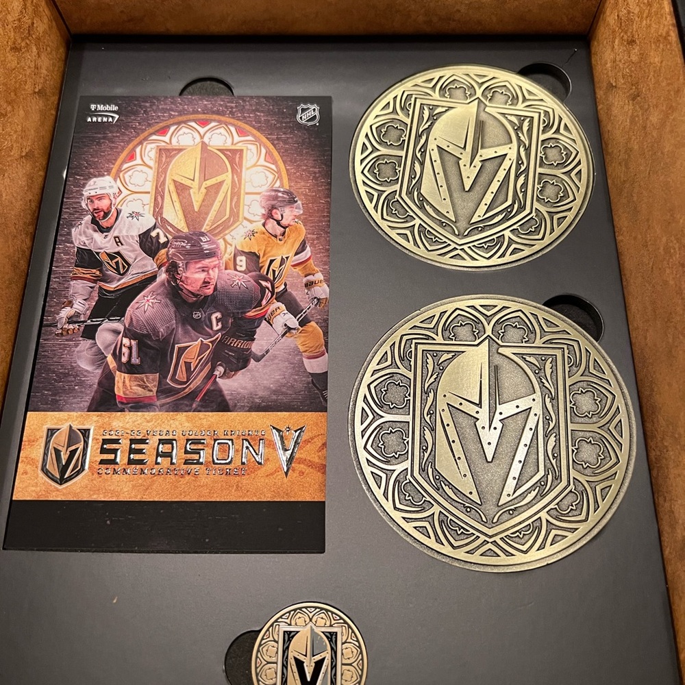 NEW Vegas Golden Knights Season Ticket Member Box Scarf - Picture 3 of 8